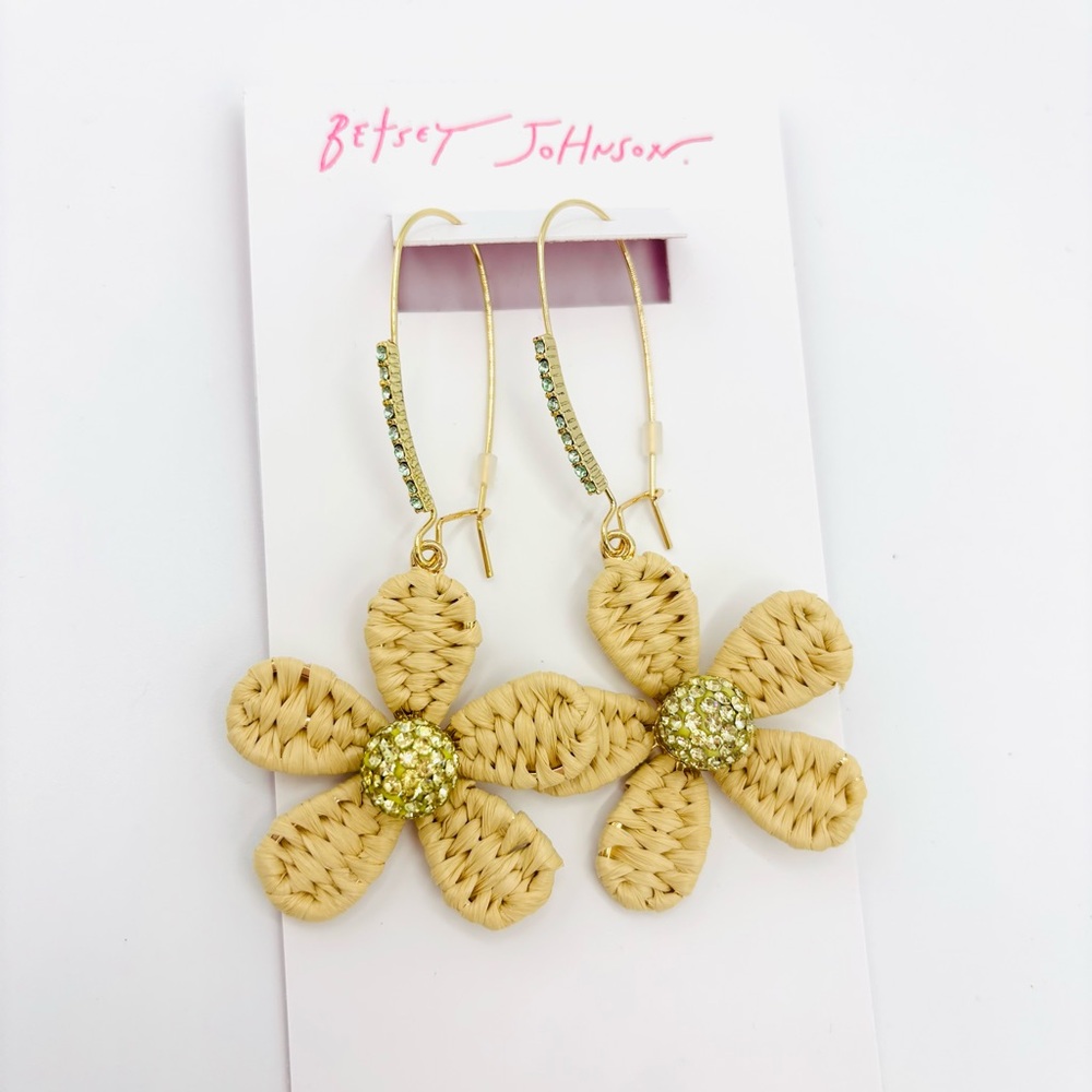 LAST ONE!!! Betsey Johnson Spring Chick Daisy Earrings - Picture 3 of 4